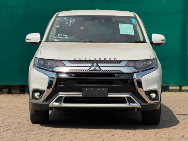 2020 Mitsubishi Outlander Low Mileage