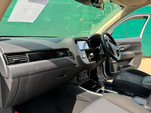 2020 Mitsubishi Outlander Low Mileage