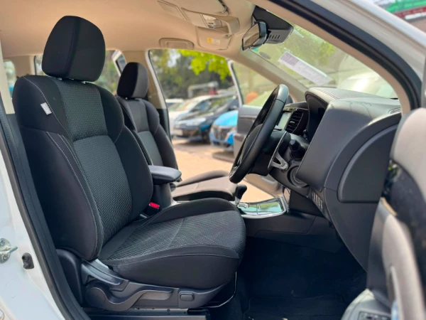 2020 Mitsubishi Outlander Low Mileage