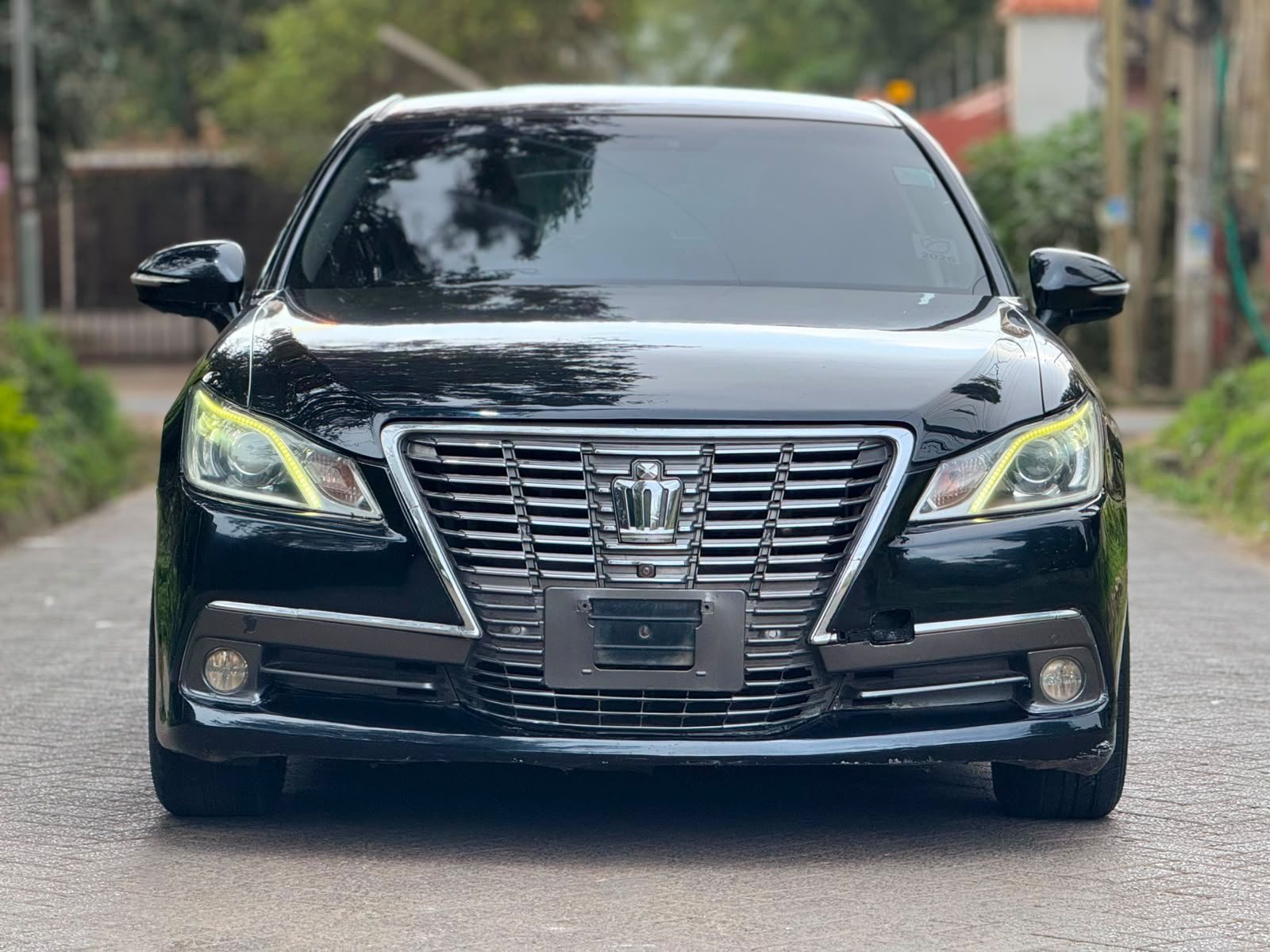 2013 Toyota Crown Royal Saloon