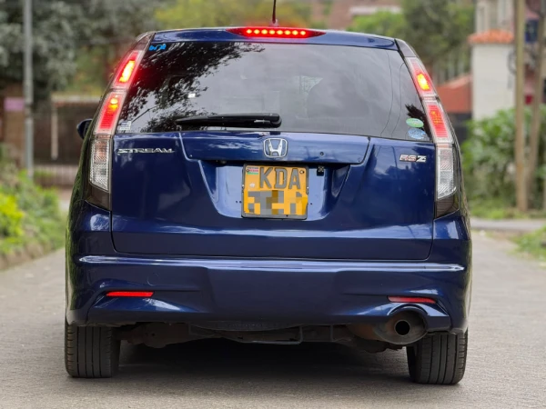 2013 Honda Stream 7 Seater