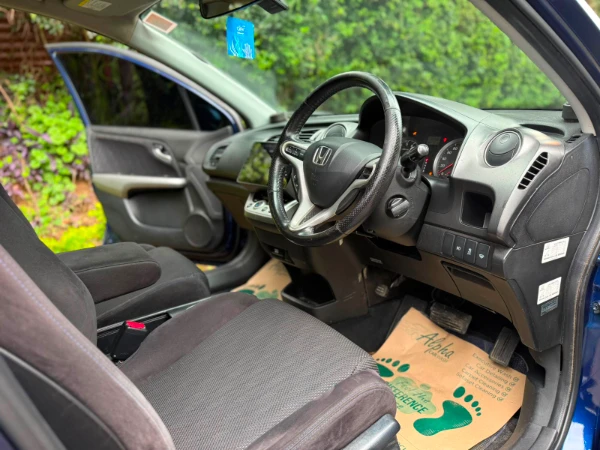 2013 Honda Stream 7 Seater