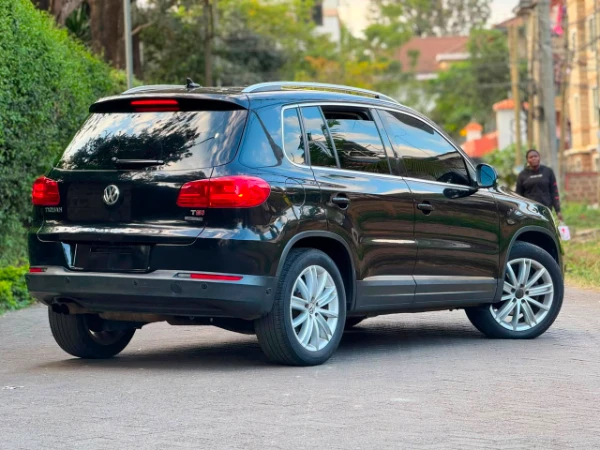 2013 Volkswagen Tiguan TSI Sunroof