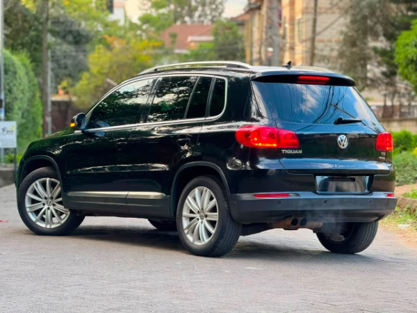 2013 Volkswagen Tiguan TSI Sunroof
