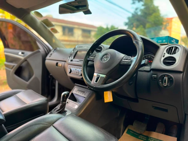 2013 Volkswagen Tiguan TSI Sunroof