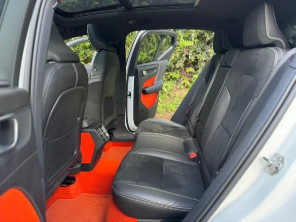 2019 Volvo XC40 AWD R-Design Sunroof