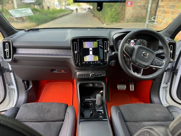 2019 Volvo XC40 AWD R-Design Sunroof