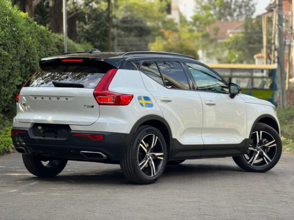 2019 Volvo XC40 AWD R-Design Sunroof