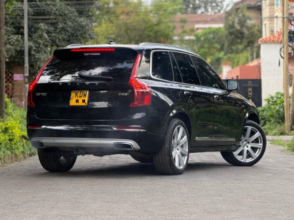 2019 Volvo XC90 D4 AWD Sunroof
