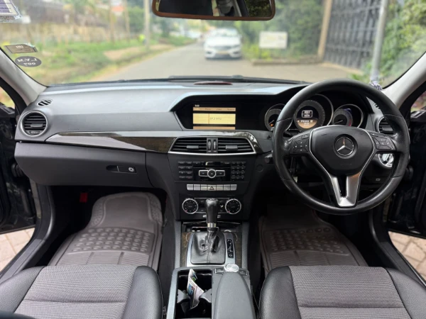 2012 Mercedes Benz C200