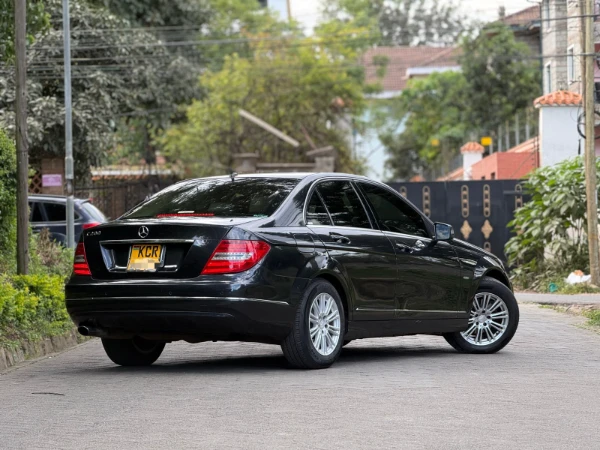 2012 Mercedes Benz C200