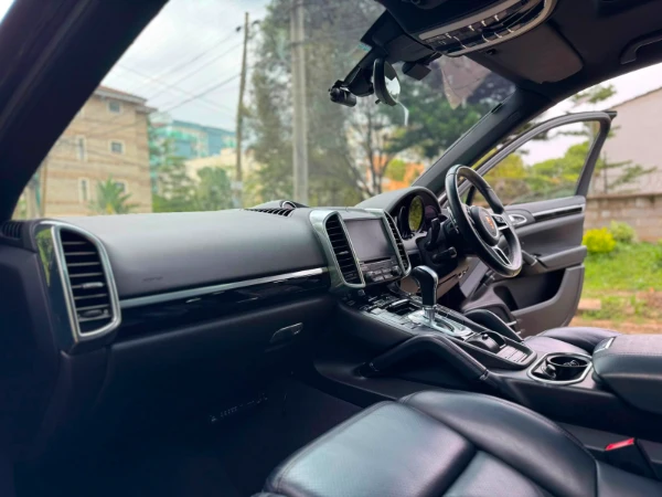 2018 Porsche Cayenne Sunroof