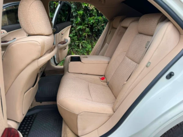 2012 Toyota Crown Royal Saloon