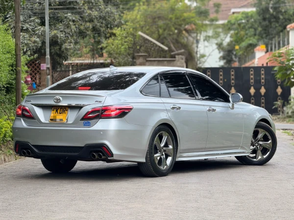 2018 Toyota Crown RS