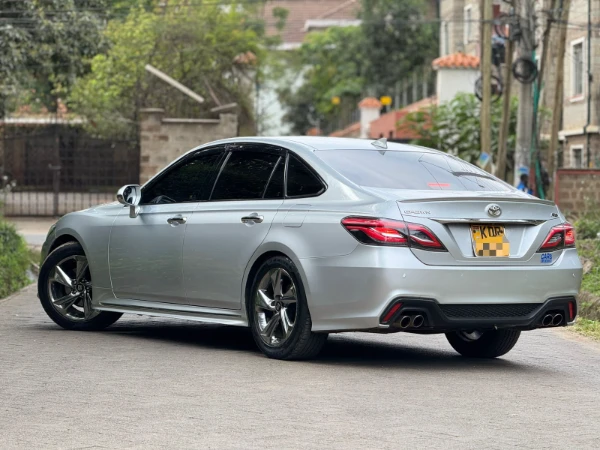 2018 Toyota Crown RS