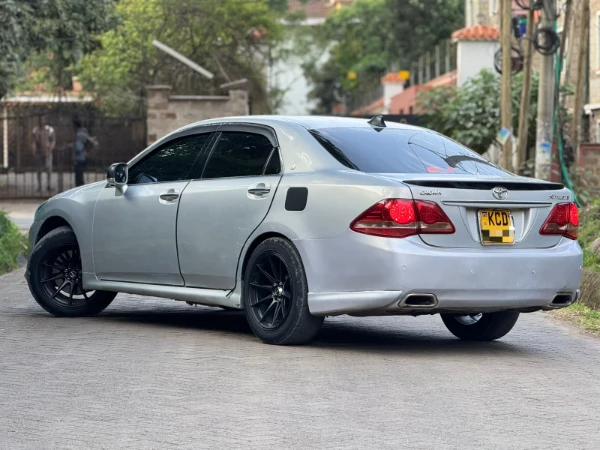 2009 Toyota Crown Athlete