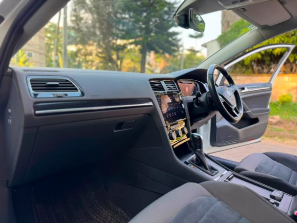 2019 Volkswagen Golf