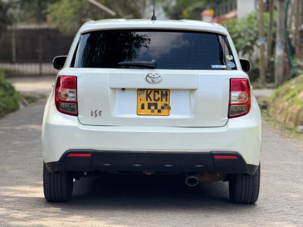 2010 Toyota IST