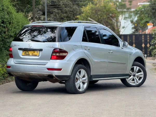 2010 Mercedes Benz ML300 4Matic
