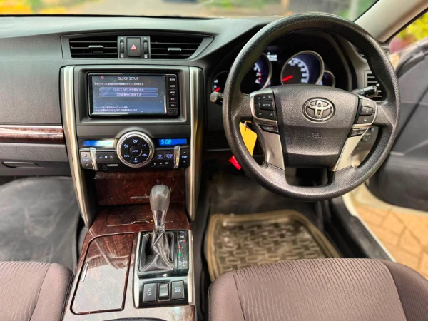 2016 Toyota Mark X