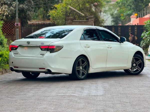 2016 Toyota Mark X