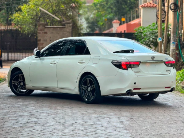 2016 Toyota Mark X