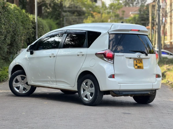 2015 Toyota Ractis