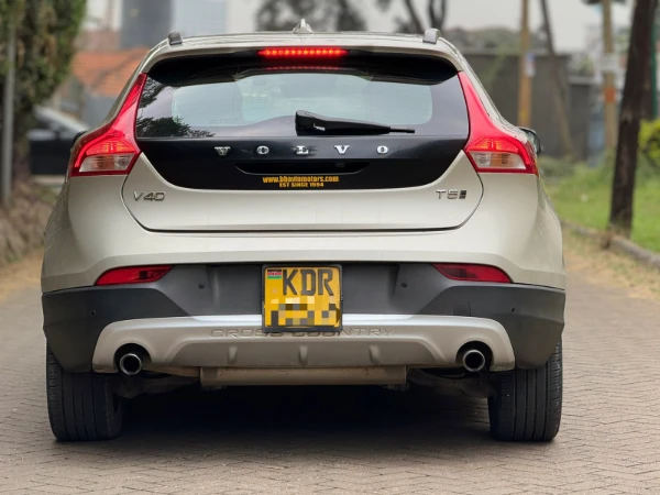 2017 Volvo V40 T5 AWD Cross Country