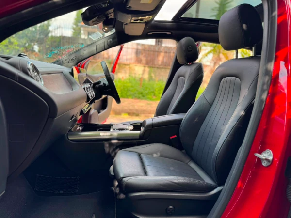 2019 Mercedes Benz B180 Sunroof