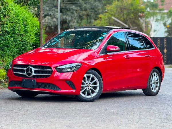 2019 Mercedes Benz B180 Sunroof
