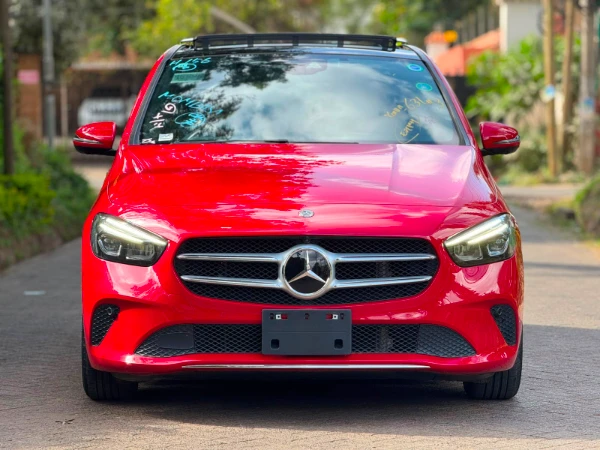 2019 Mercedes Benz B180 Sunroof