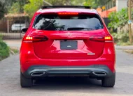 2019 Mercedes Benz B180 Sunroof