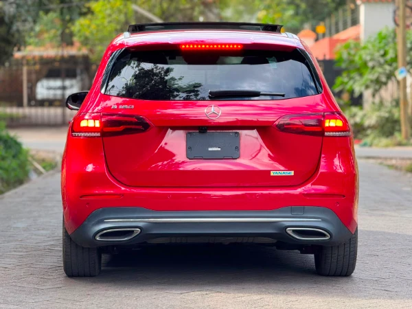 2019 Mercedes Benz B180 Sunroof