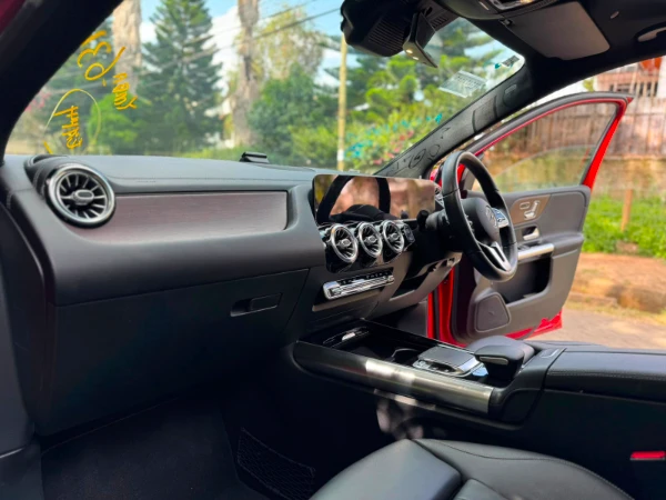 2019 Mercedes Benz B180 Sunroof