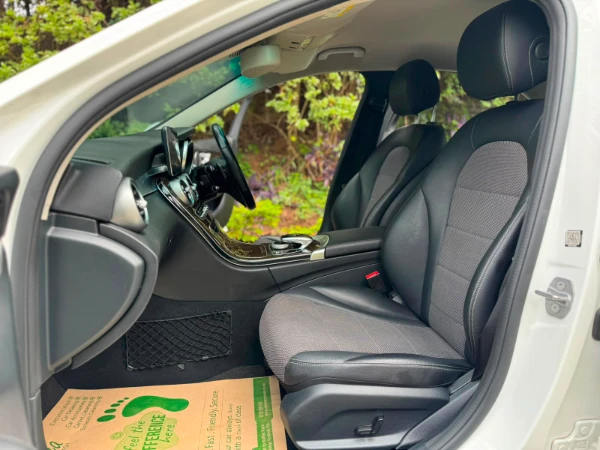 2016 Mercedes Benz C200 Leather
