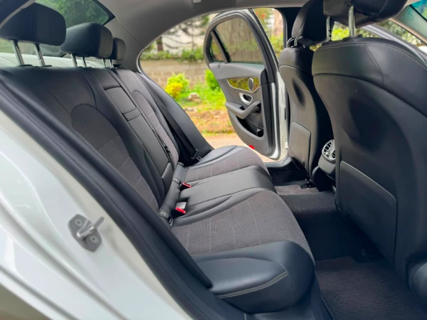2016 Mercedes Benz C200 Leather