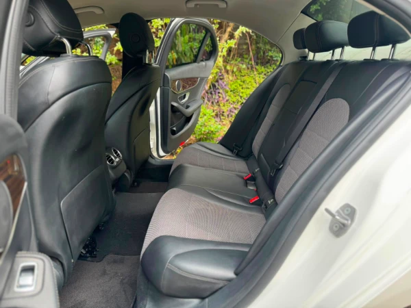 2016 Mercedes Benz C200 Leather
