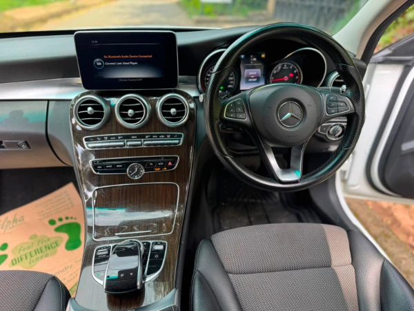 2016 Mercedes Benz C200 Leather
