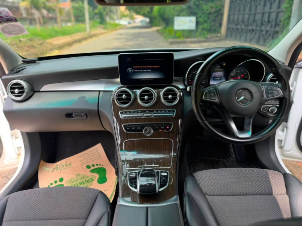 2016 Mercedes Benz C200 Leather