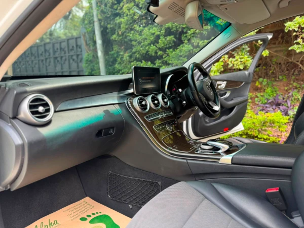2016 Mercedes Benz C200 Leather