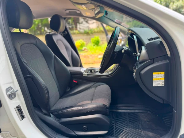 2016 Mercedes Benz C200 Leather