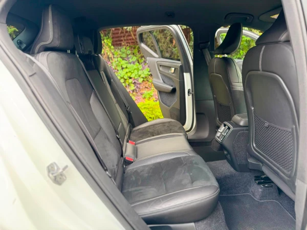 2019 Volvo XC40 T4 R Design