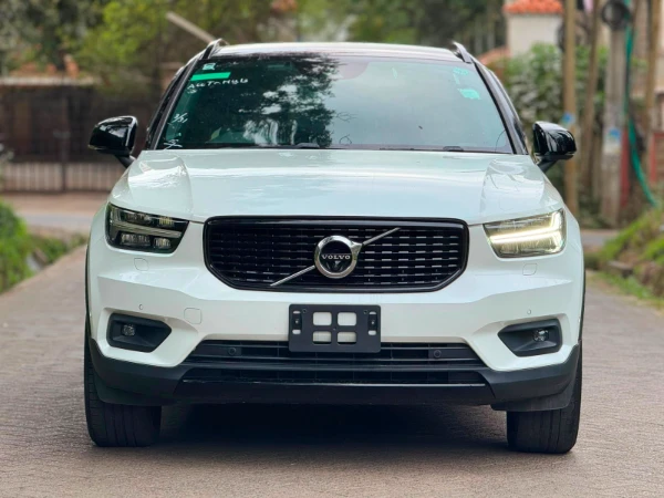 2019 Volvo XC40 T4 R Design