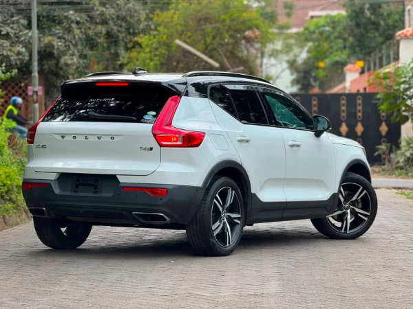 2019 Volvo XC40 T4 R Design