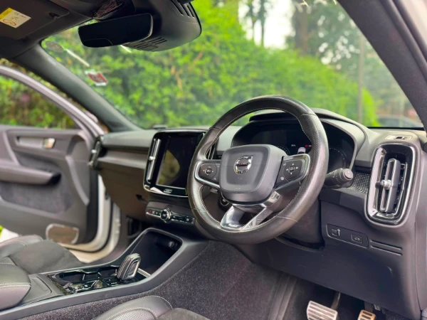 2019 Volvo XC40 T4 R Design