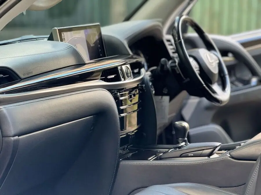 2018 Lexus LX570 Fully Loaded Sunroof