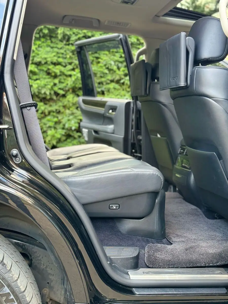 2018 Lexus LX570 Fully Loaded Sunroof