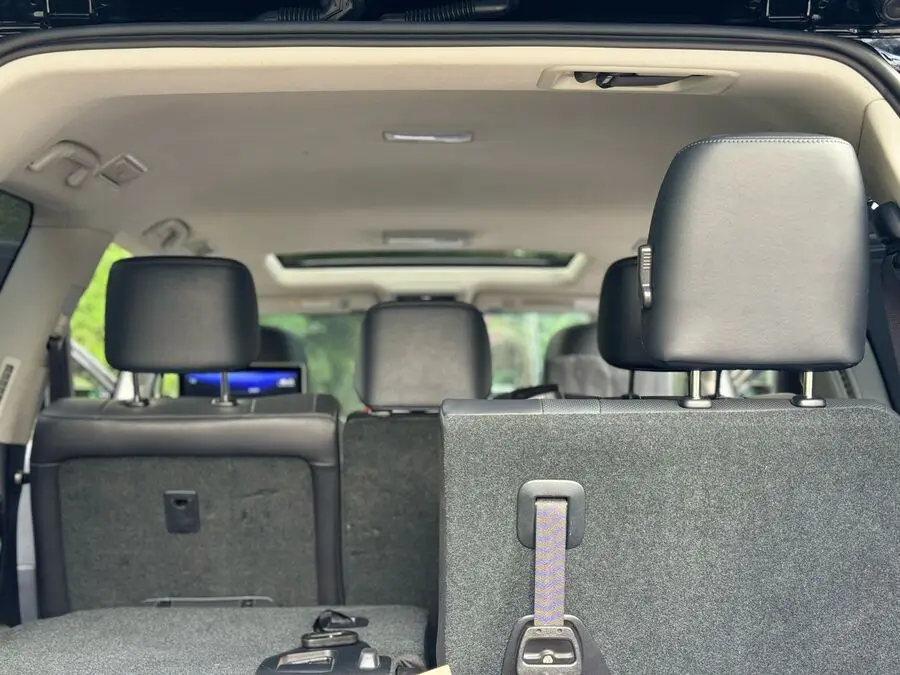 2018 Lexus LX570 Fully Loaded Sunroof