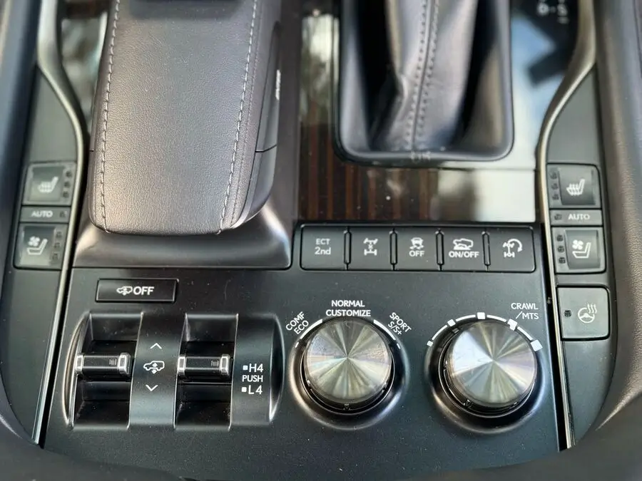 2018 Lexus LX570 Fully Loaded Sunroof