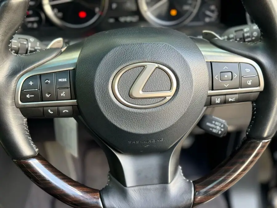 2018 Lexus LX570 Fully Loaded Sunroof